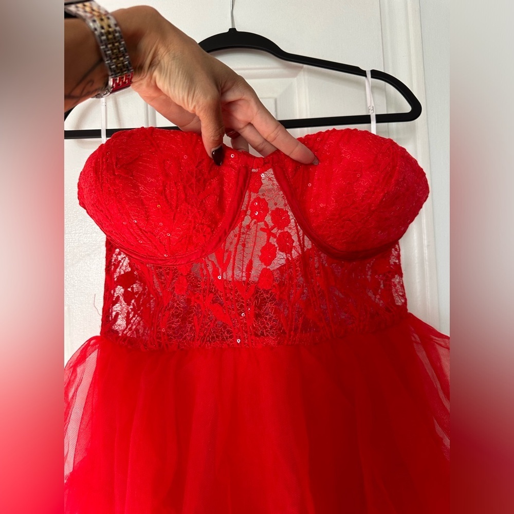 LULU’S RADIANT DESIGN TULLE LACE STRAPLESS BUSTIER MAXI DRESS - Picture 8 of 16